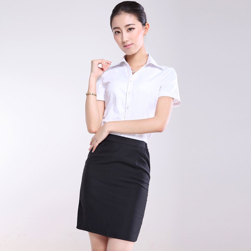 定制西服的大小和顏se應該怎么選擇呢?